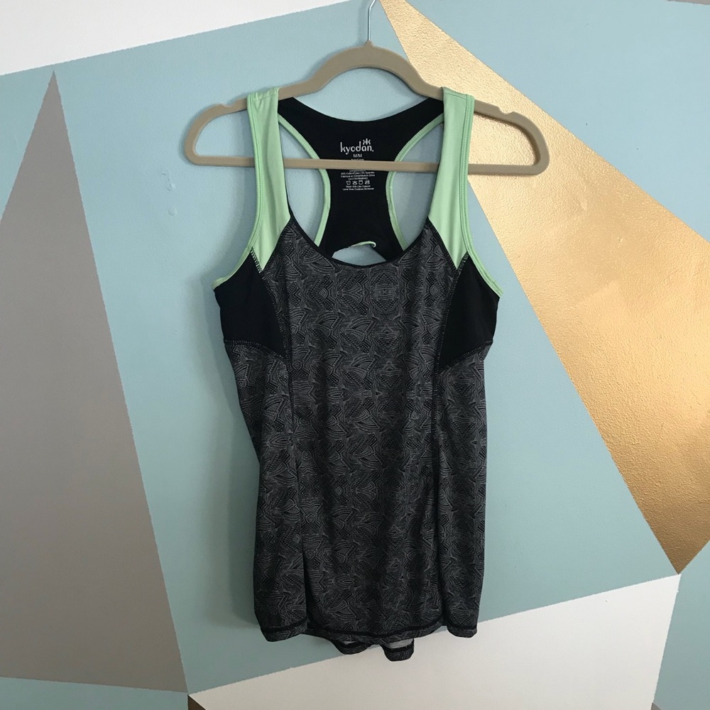 Workout top (barely worn)